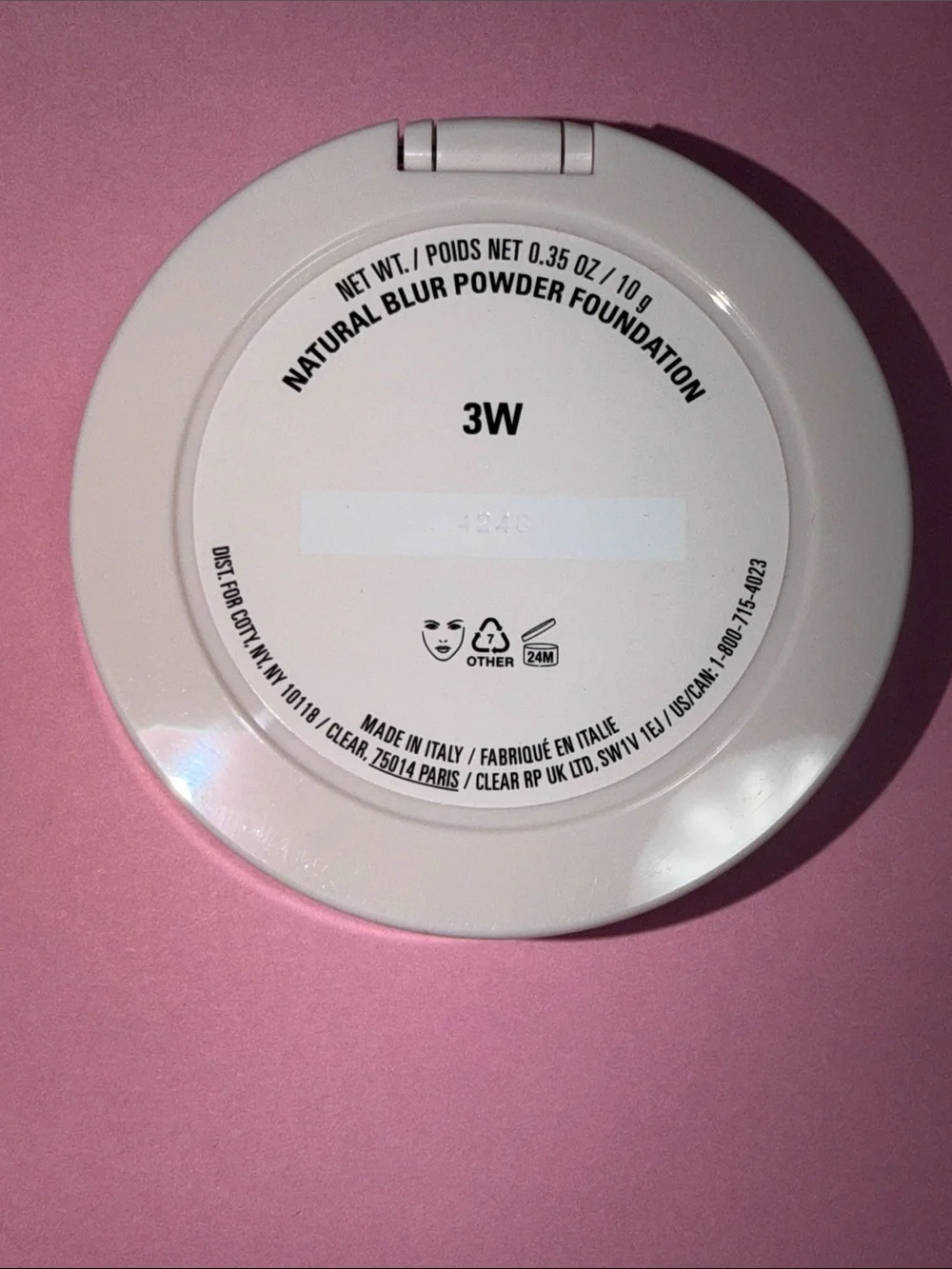 KYLIE COSMETICS   Natural Blur Powder Foundation